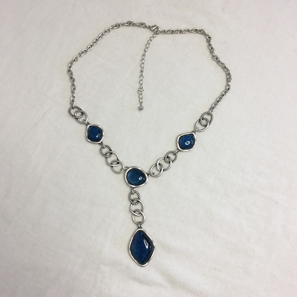 VTG Avon NRQ Necklace and Earrings Set - Picture 11 of 13